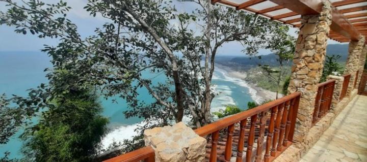 Edge Resort, Yogyakarta شاطئ بارانغتريتيس المظهر الخارجي الصورة
